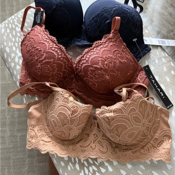 Elegant Black and Brown Lace Bras with Underwire Support - Picture 2 of 7